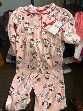 3T mini bundle with new Hello Kitty pjs